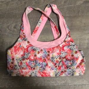 Lululemon sports bra